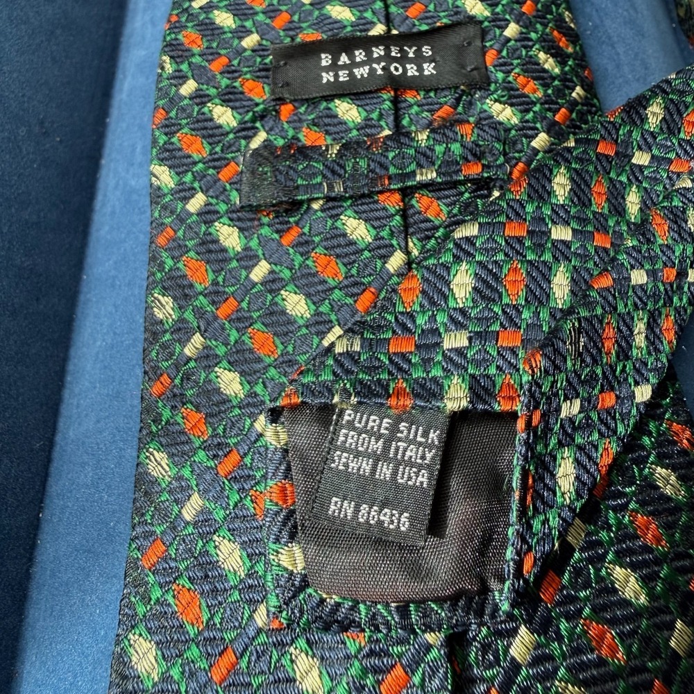 Barneys New York Geometric Space Age Tech Mens Neck Tie Italian Silk Made in USA - Picture 2 of 6